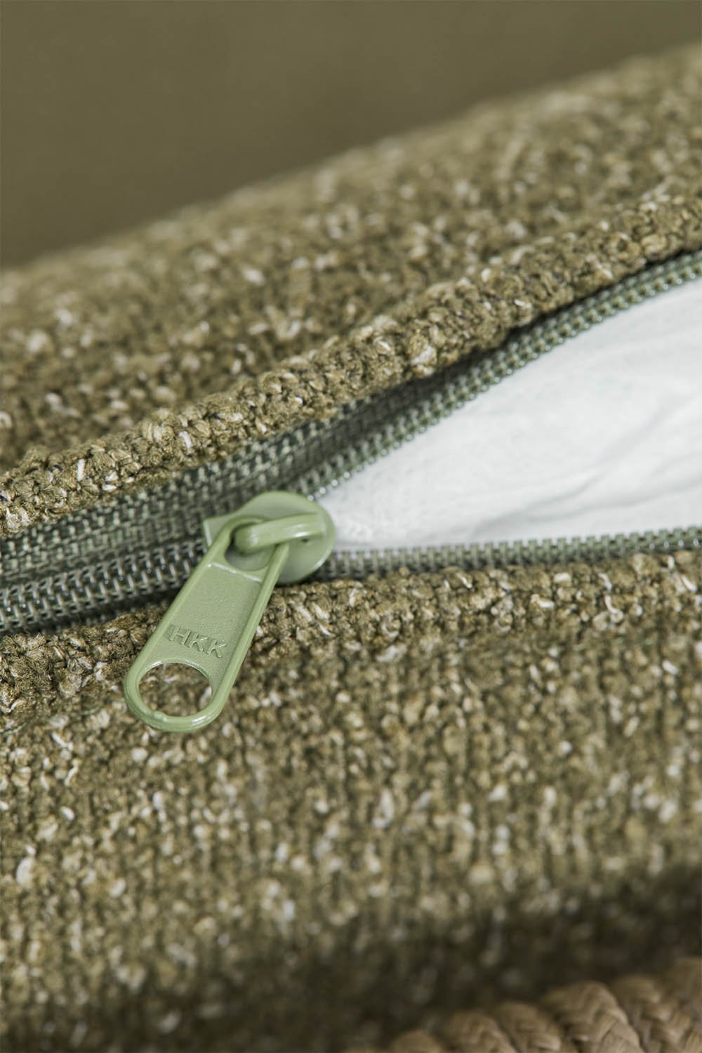 Eetkamerstoel met armleuningen van acaciahout en gevlochten touw Karvia, galerij beeld 6