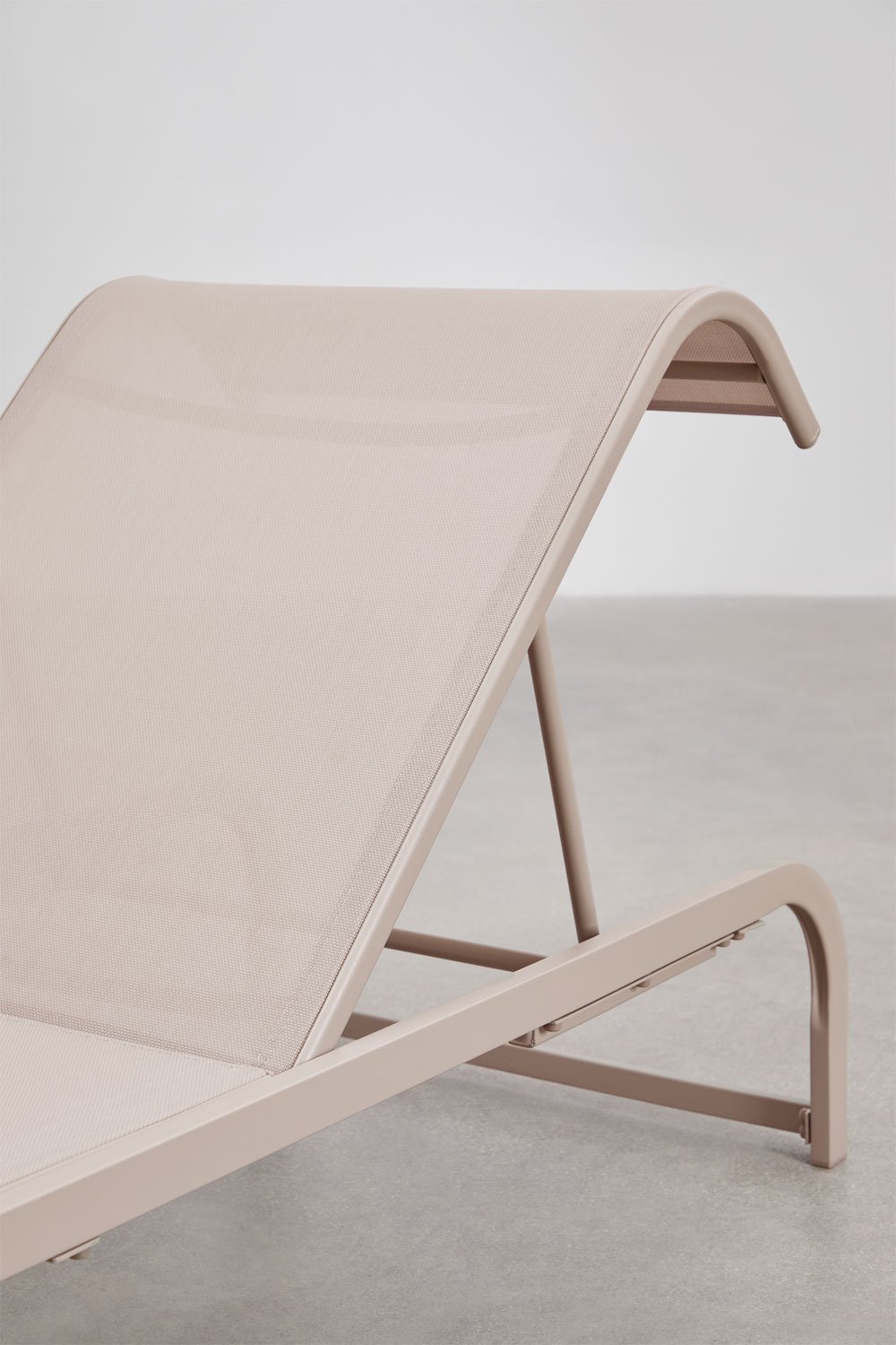 Set van 2 verstelbare ligstoelen en 3 bijzettafels van staal Marietta, galerij beeld 5