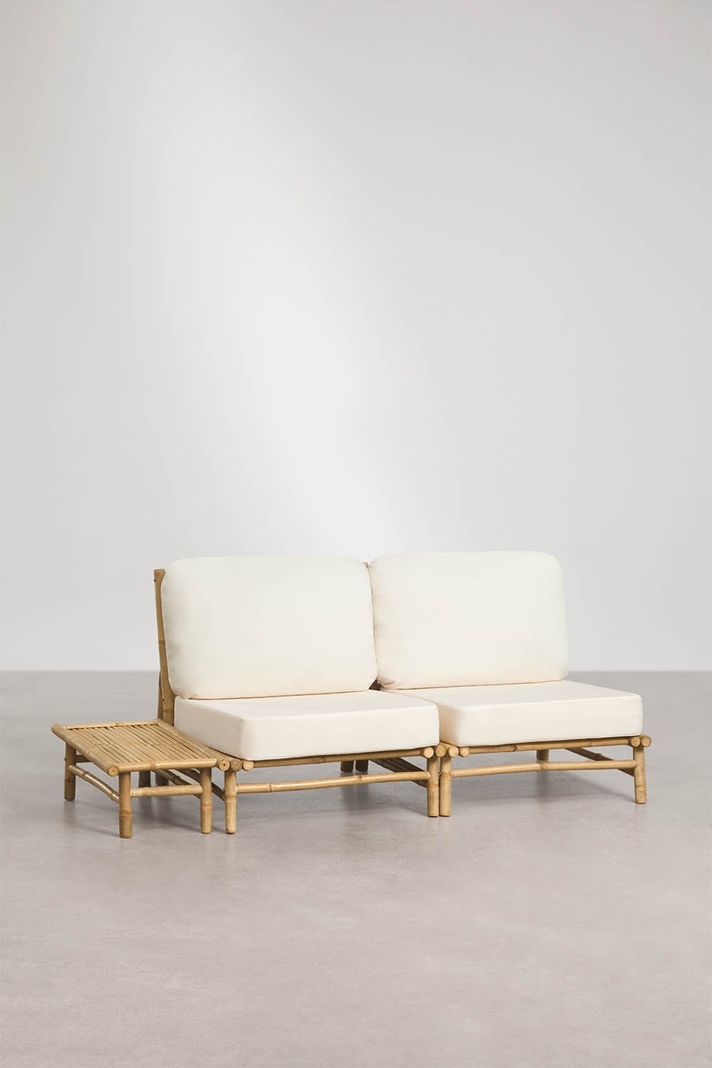 Tuinset met 2-delige modulaire bank en rechthoekige bijzettafel 75x40 cm van bamboe Isendra, galerij beeld 1