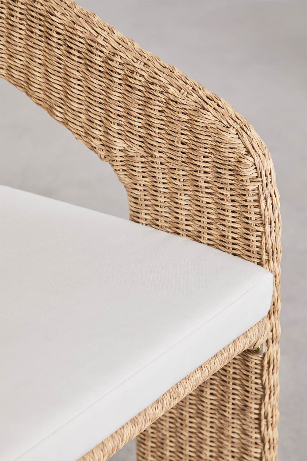 Verpakking van 4 Omarel synthetische rotan eetkamerstoelen, galerij beeld 5