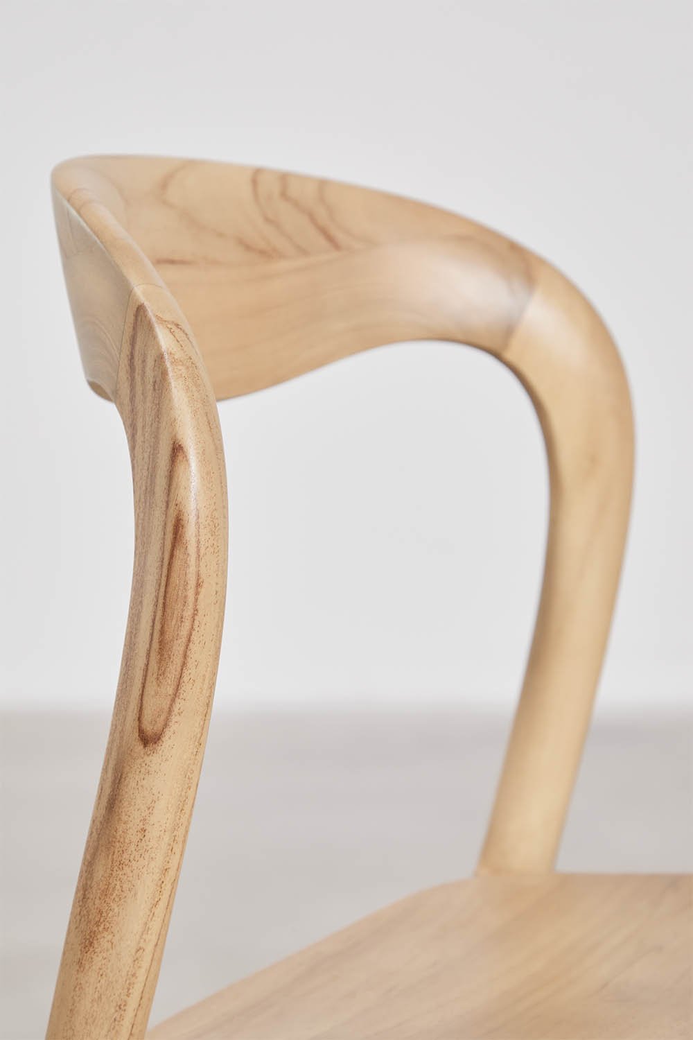 Set van 4 eetkamerstoelen van teakhout Varmus, galerij beeld 4