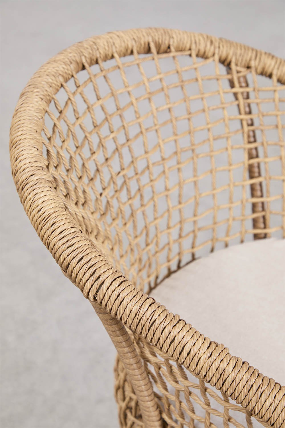 Set van 2 eetkamerstoelen met armleuningen van staal en synthetisch riet Liparian, galerij beeld 4