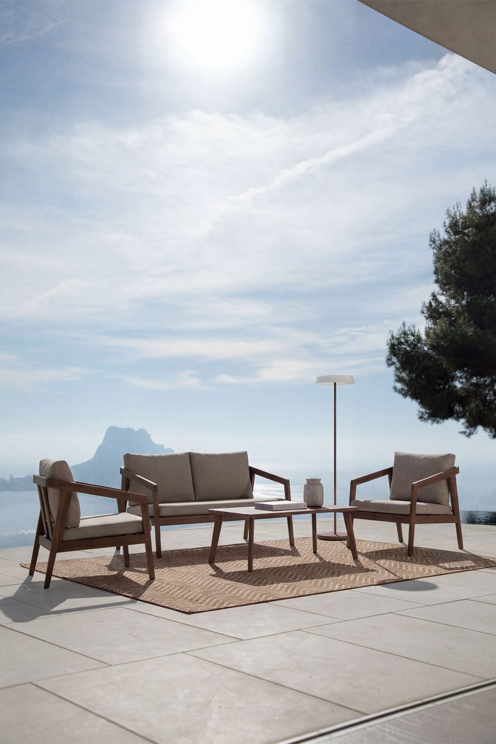 Tuinset met bank, 2 fauteuils en salontafel van acaciahout Kaela, galerij beeld 1