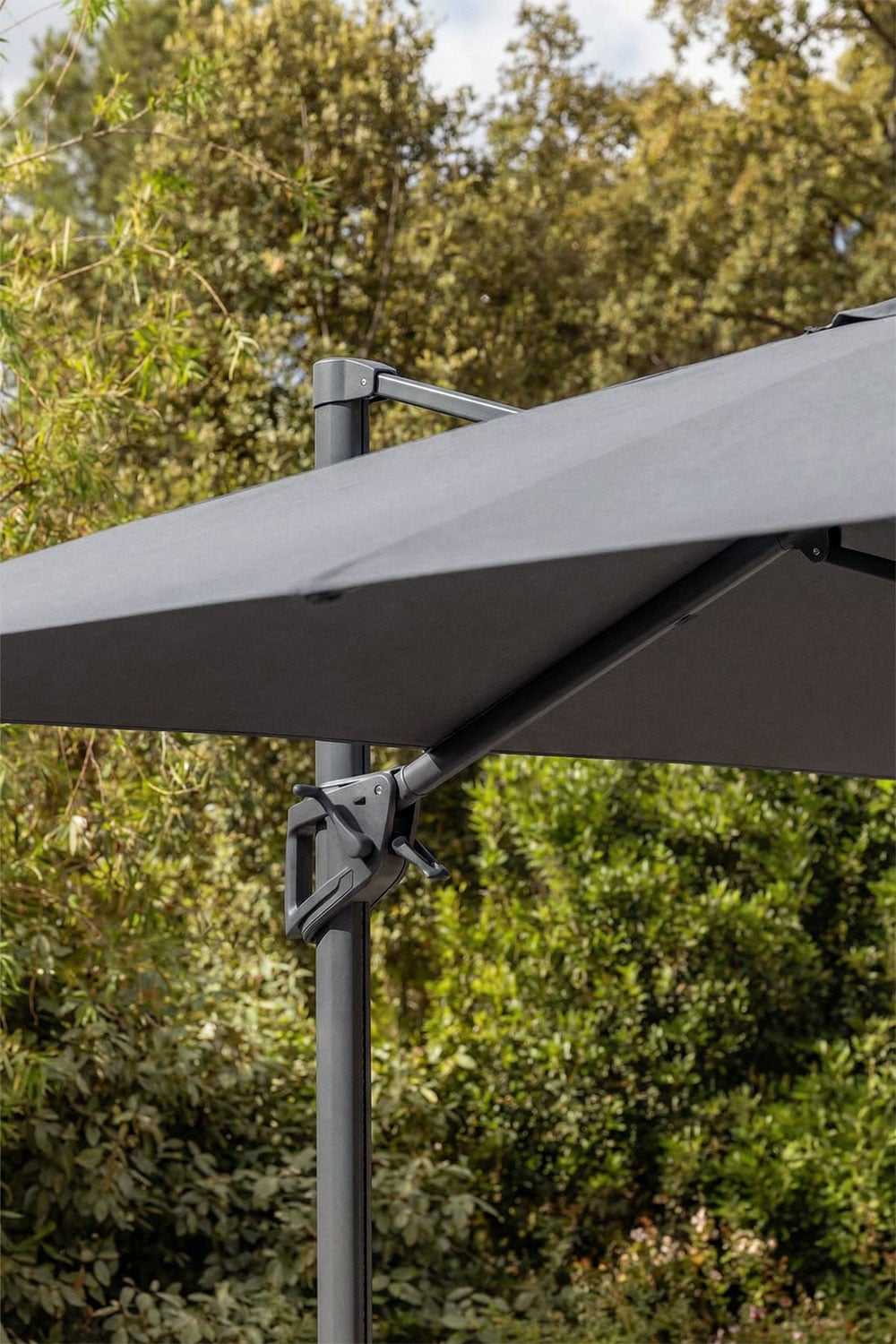 Hydra parasol van stof en aluminium, galerij beeld 2