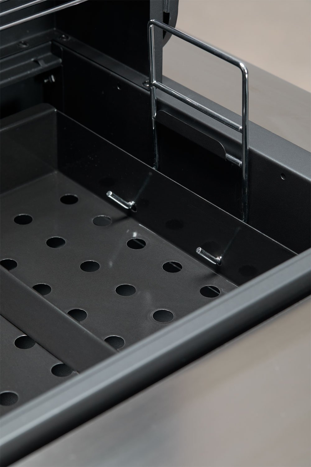 Opslagmodule met houtskoolbarbecue voor modulaire buitenkeuken van Rivana-staal, galerij beeld 7