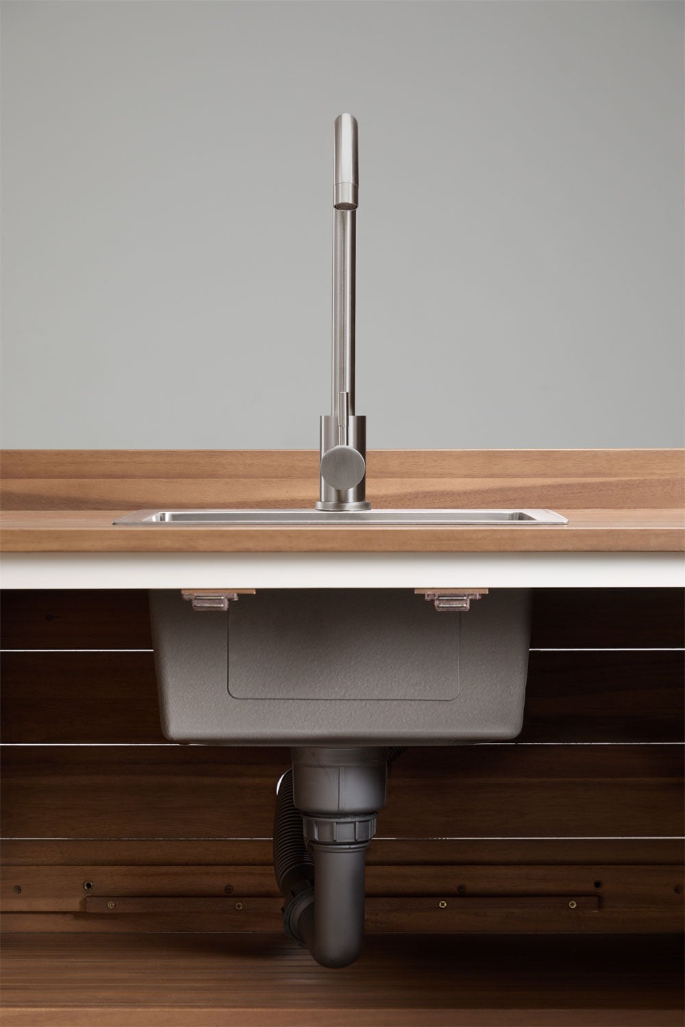 Opbergmodule met gootsteen voor buitenkeuken van acaciahout en aluminium Reggie, galerij beeld 10