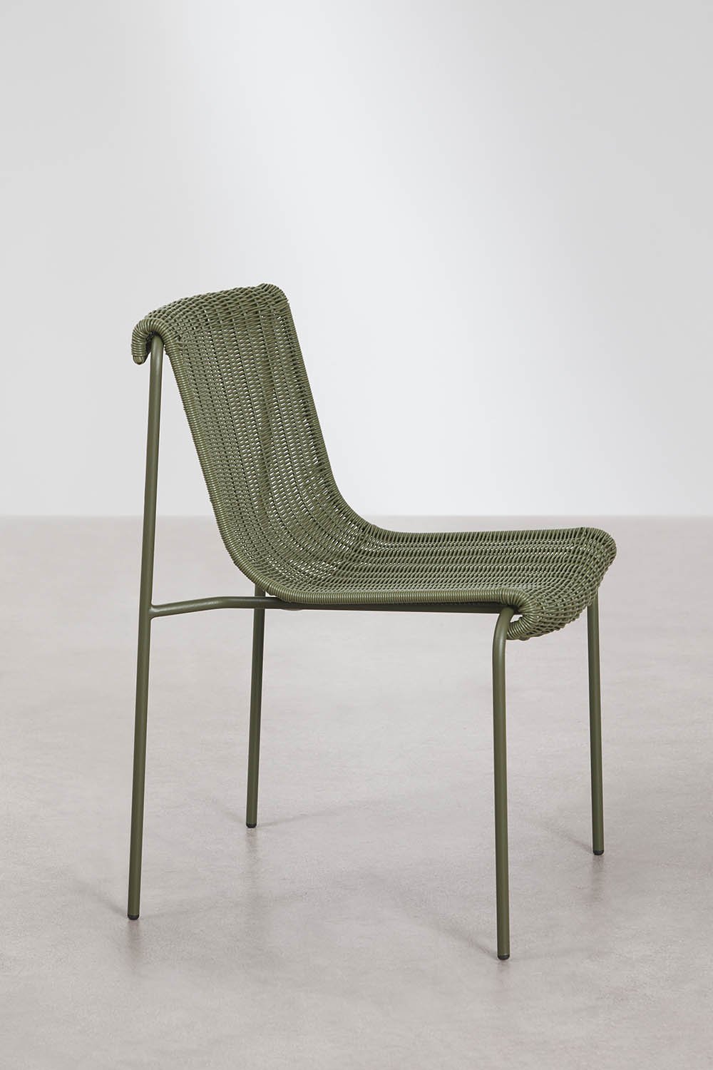 Pack van 2 eetkamerstoelen van synthetisch riet en staal Revia, galerij beeld 2