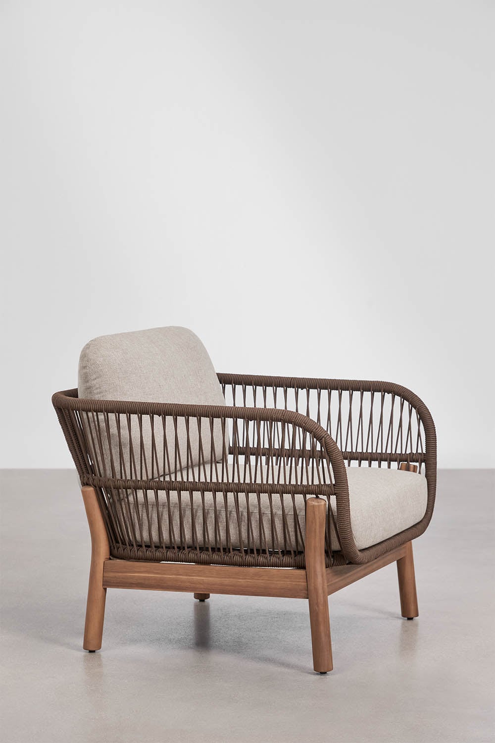 Woonkamerset met 2 stoelen van gevlochten touw en salontafel van acaciahout Karvia, galerij beeld 4