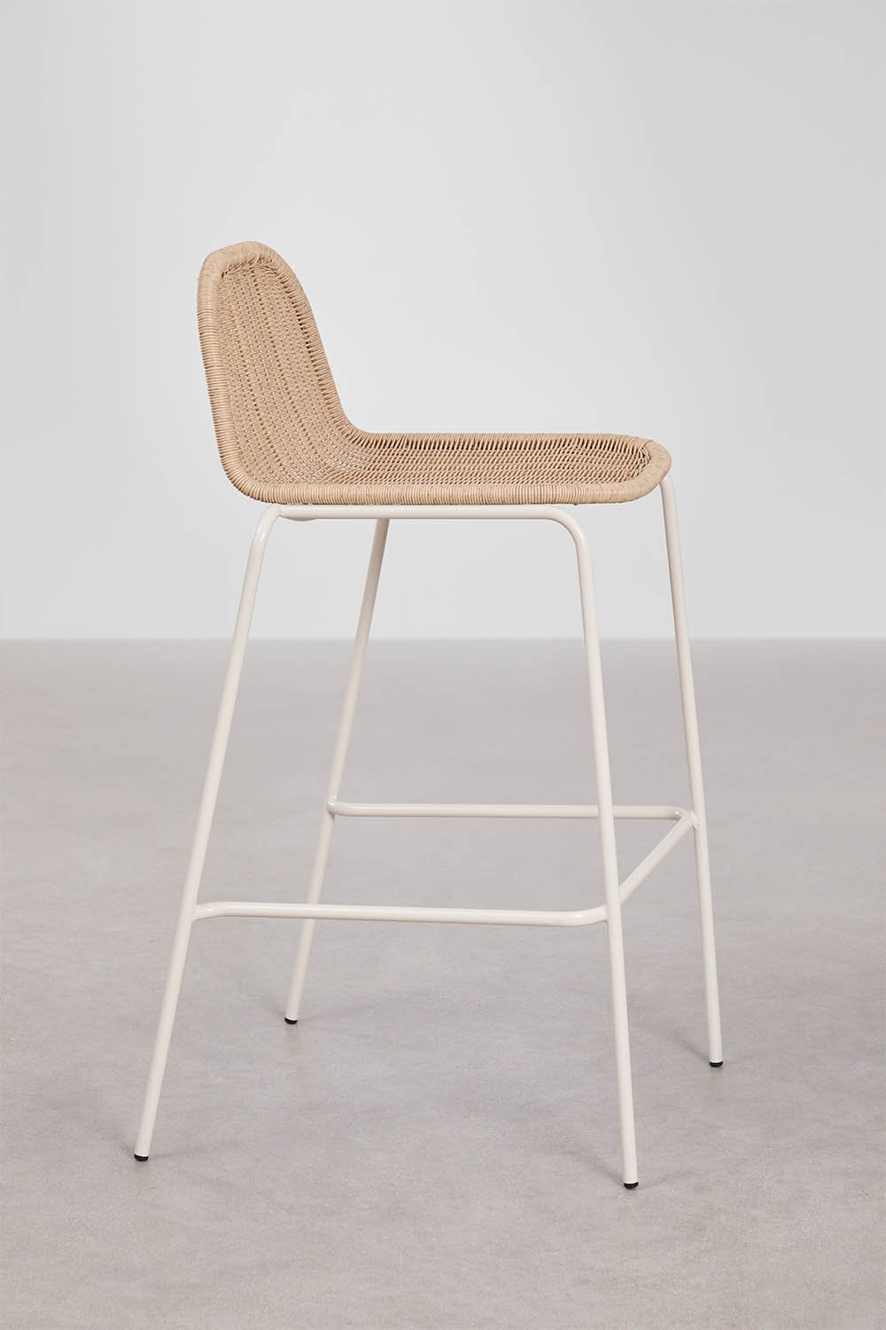 Stapelbare hoge kruk van synthetisch riet Reiven, galerij beeld 2