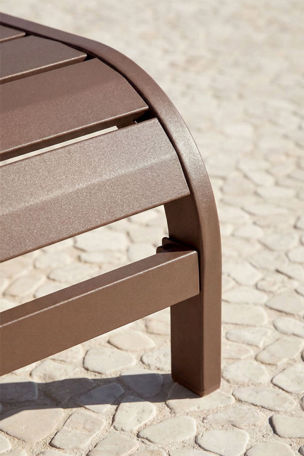 Set van 2 verstelbare ligstoelen en 2 bijzettafels van staal Marietta, galerij beeld 2