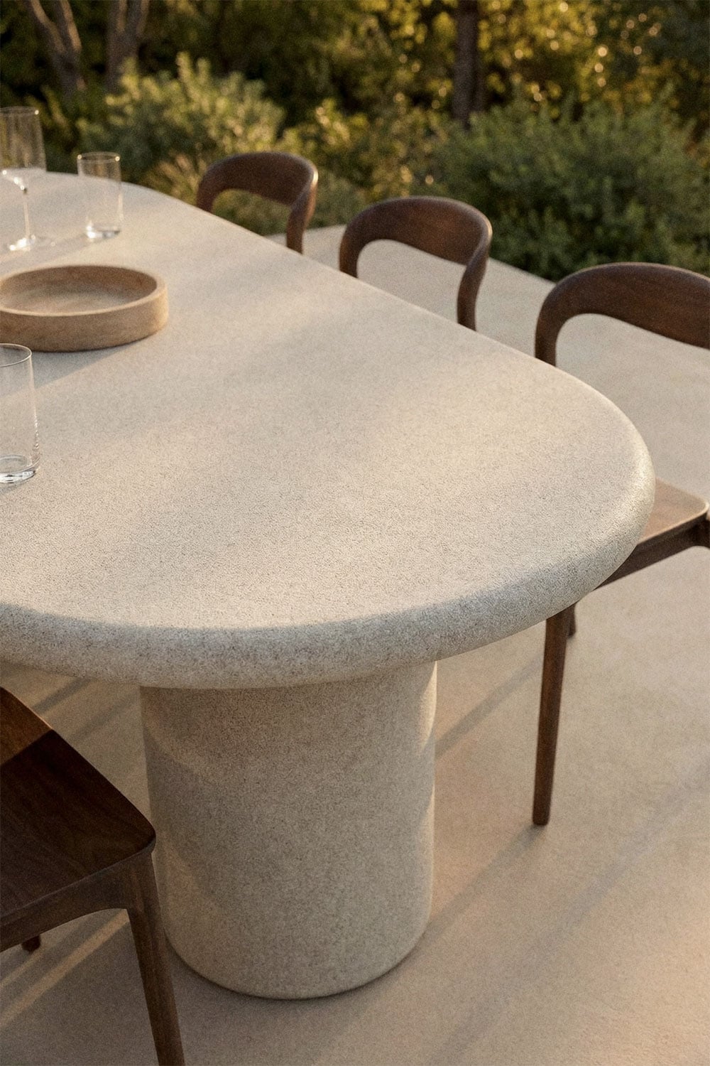 Ovale tuintafel 260x110 cm in Aurean cement, galerij beeld 2