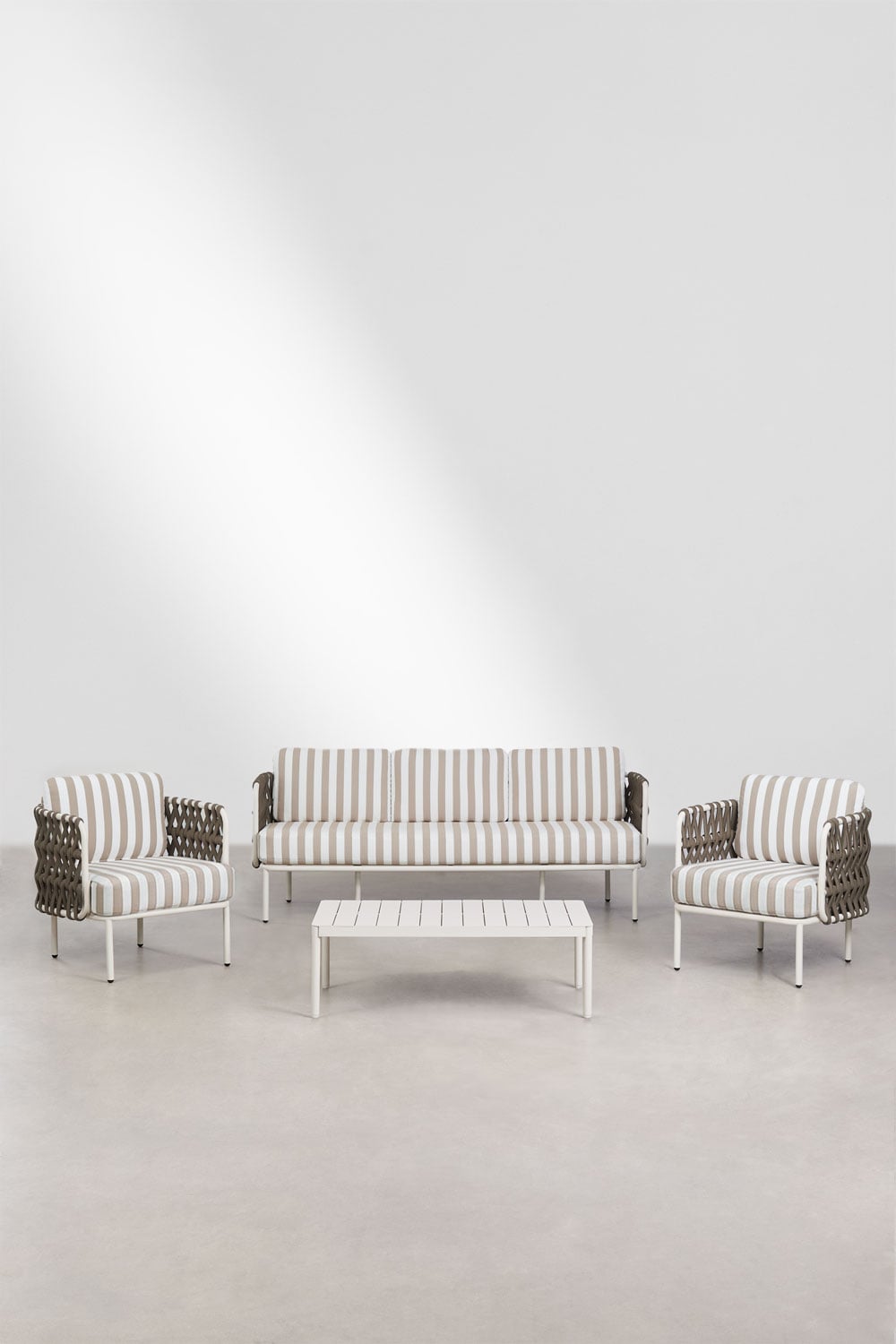 Tuinset met 3-zitsbank, 2 stoelen van gevlochten touw Tevary en salontafel van aluminium Boleni, galerij beeld 1