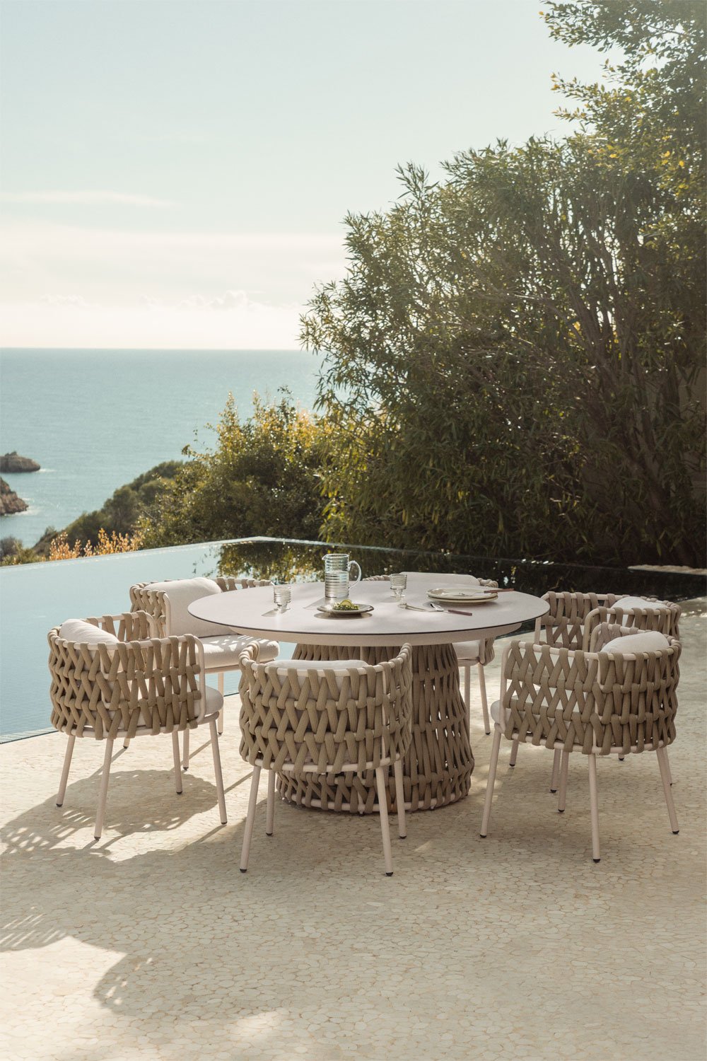 Ronde tuin tafel Ø140 cm van keramiek en gevlochten touw Tevary, galerij beeld 1