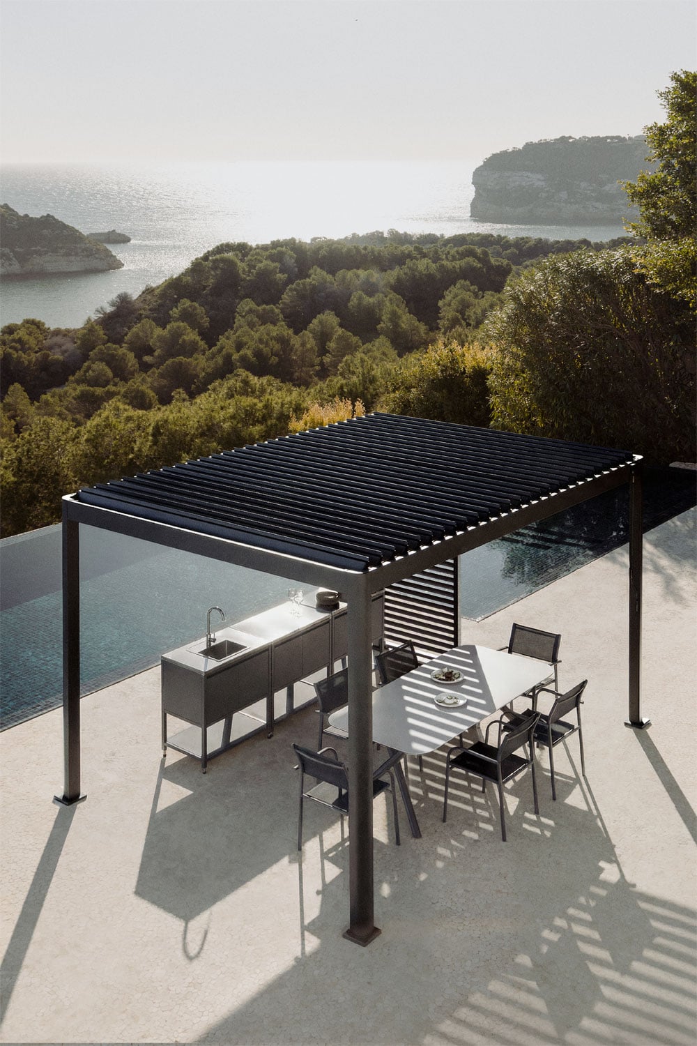 Bioclimatische aluminiumpergola met lamellen en Druvia-paneel, galerij beeld 1