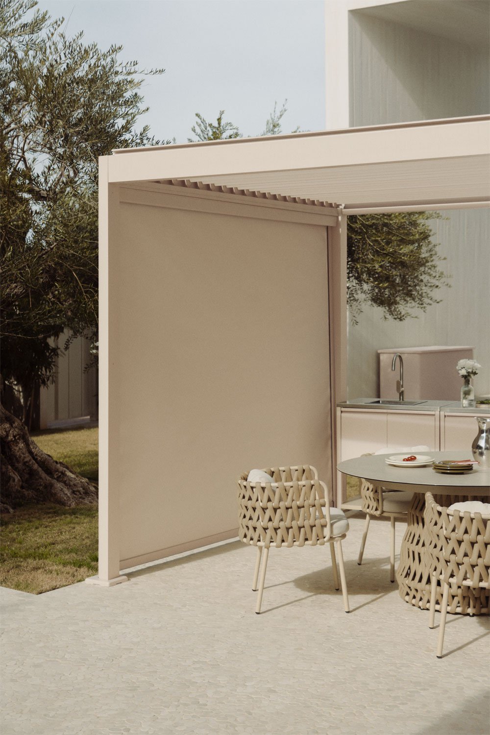 Zijscherm voor aluminium bioclimatische pergola met lamellen Druvia, galerij beeld 1