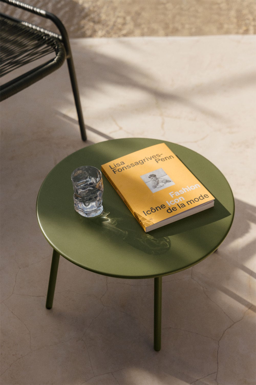 Ronde bijzettafel voor tuin Ø50 cm van Kuorin staal, galerij beeld 1