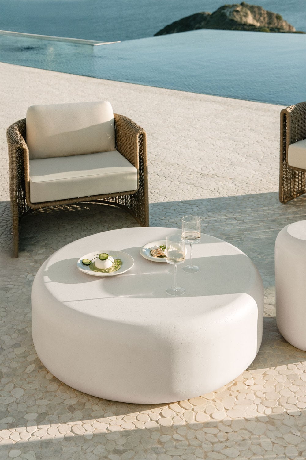 Ronde tuintafel Ø100 cm van cement Fonelas, galerij beeld 5