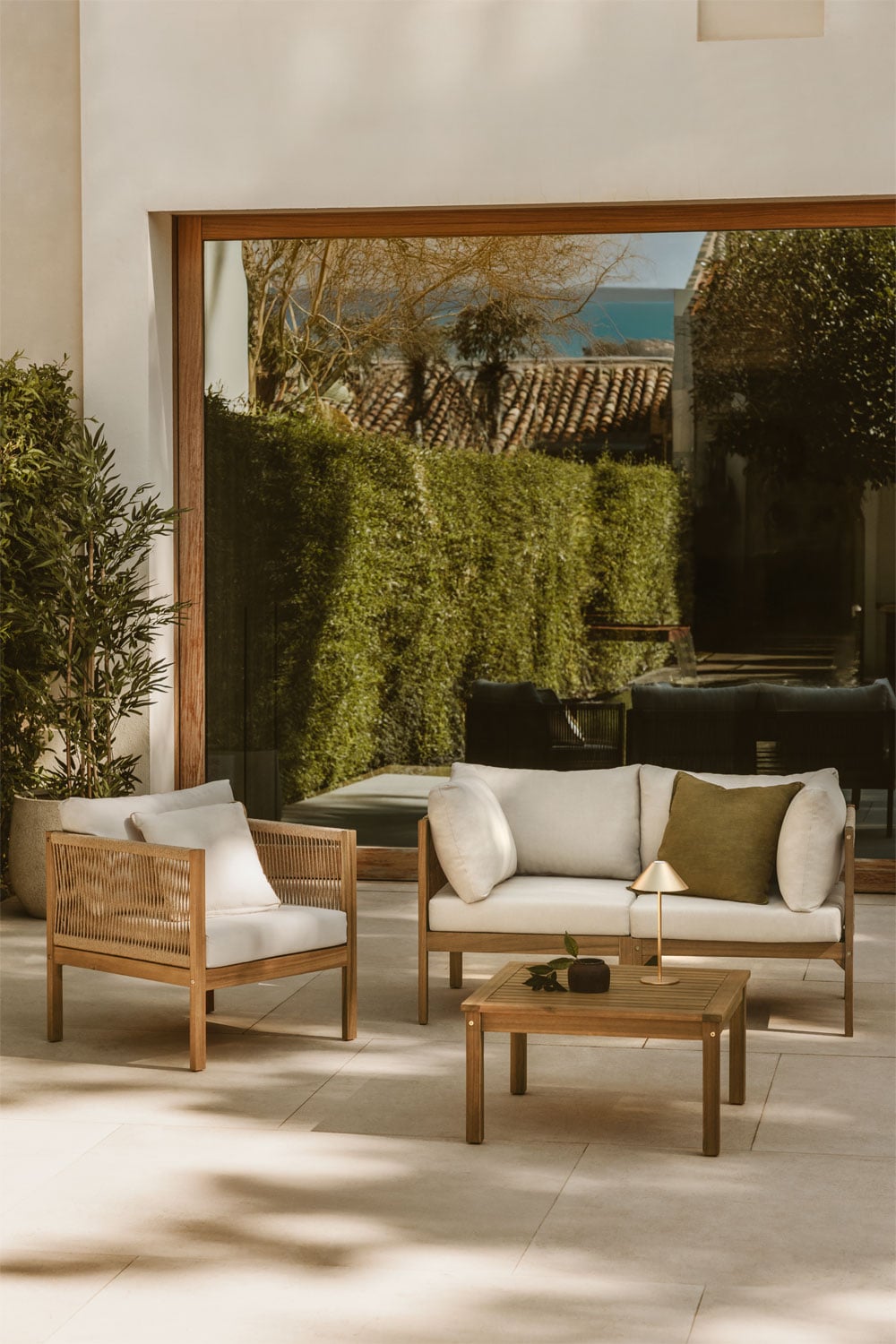 Tuinset met 2-delige modulaire bank met armleuningen, fauteuil en salontafel van acaciahout Branson, galerij beeld 11