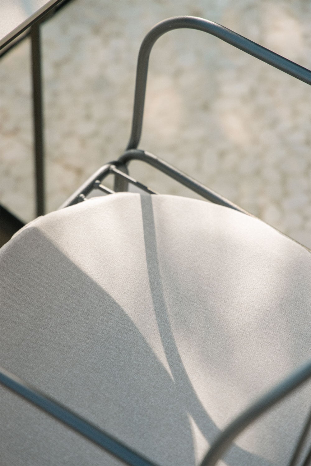 Set van 2 tuinstoelen met armleuningen van staal Anerina, galerij beeld 2