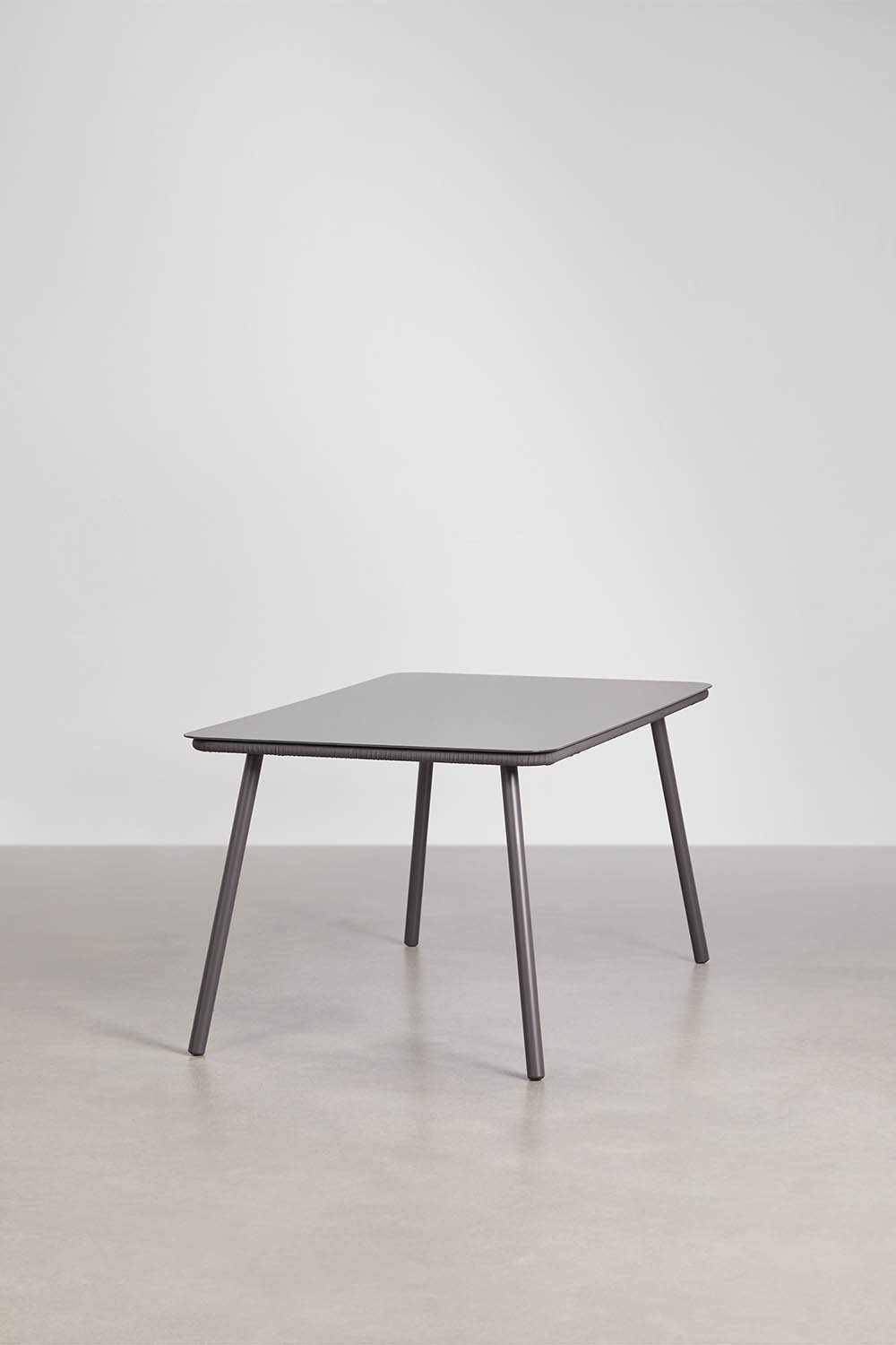 Rechthoekige tuintafelset 160x90 cm met 6 stapelbare tuinstoelen van gevlochten touw Arhiza, galerij beeld 2