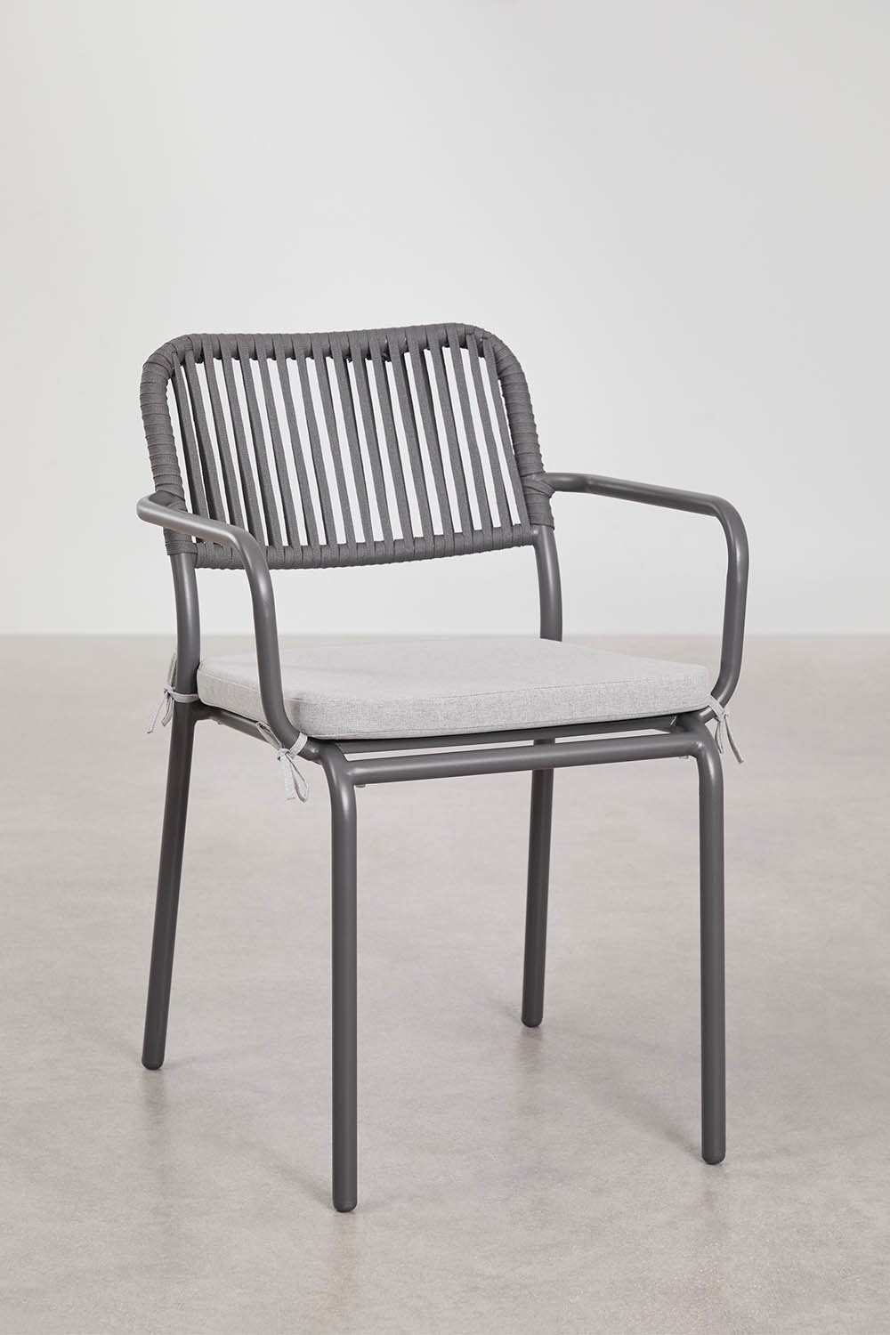 Rechthoekige tuintafelset 160x90 cm met 6 stapelbare tuinstoelen van gevlochten touw Arhiza, galerij beeld 5
