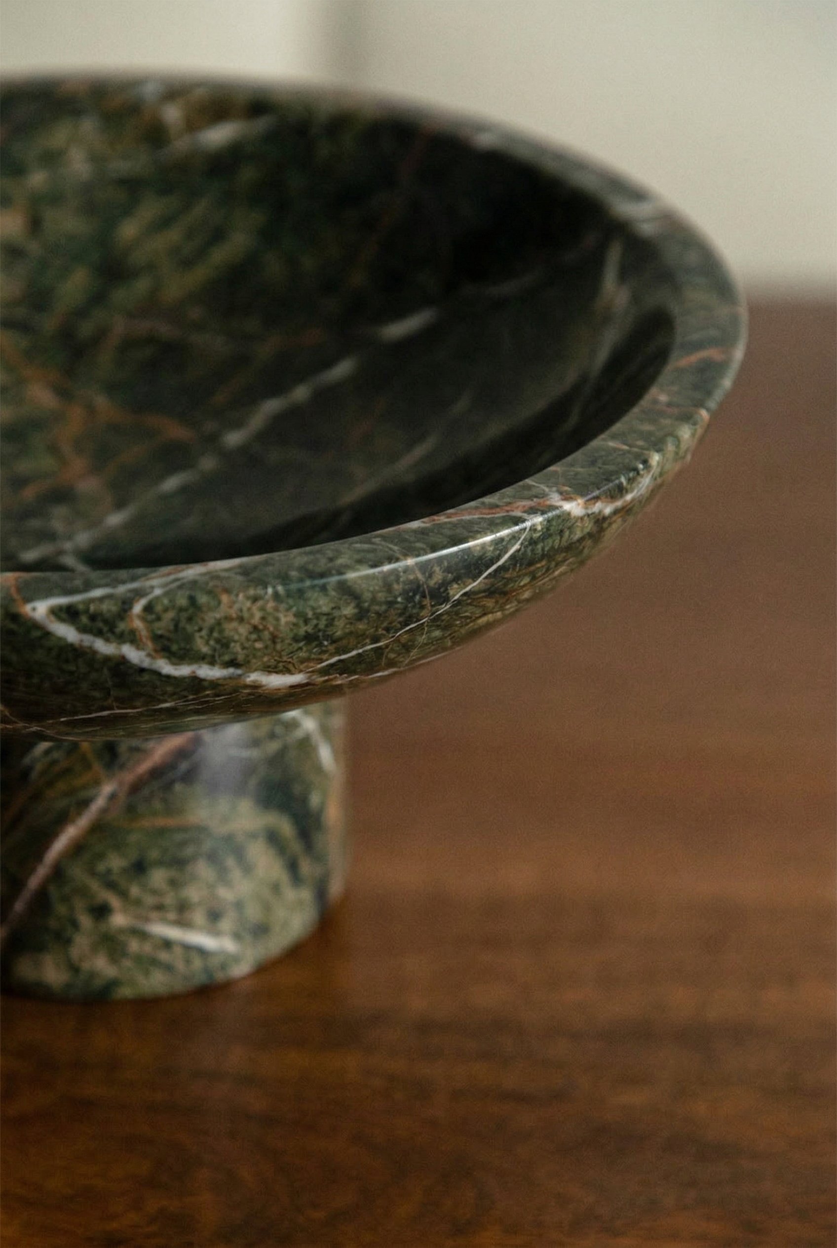 Ronde decoratieve schaal Ø25 cm van Korinza marmer, galerij beeld 2