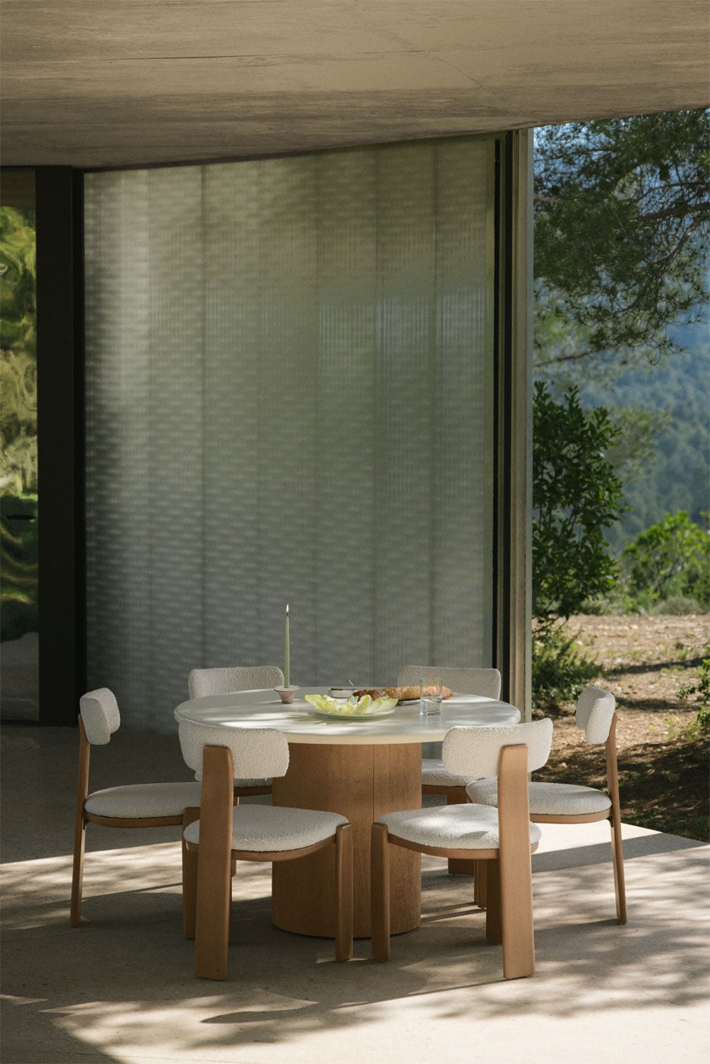 Ronde tuin tafel van beton en acaciahout Sharpay, galerij beeld 1