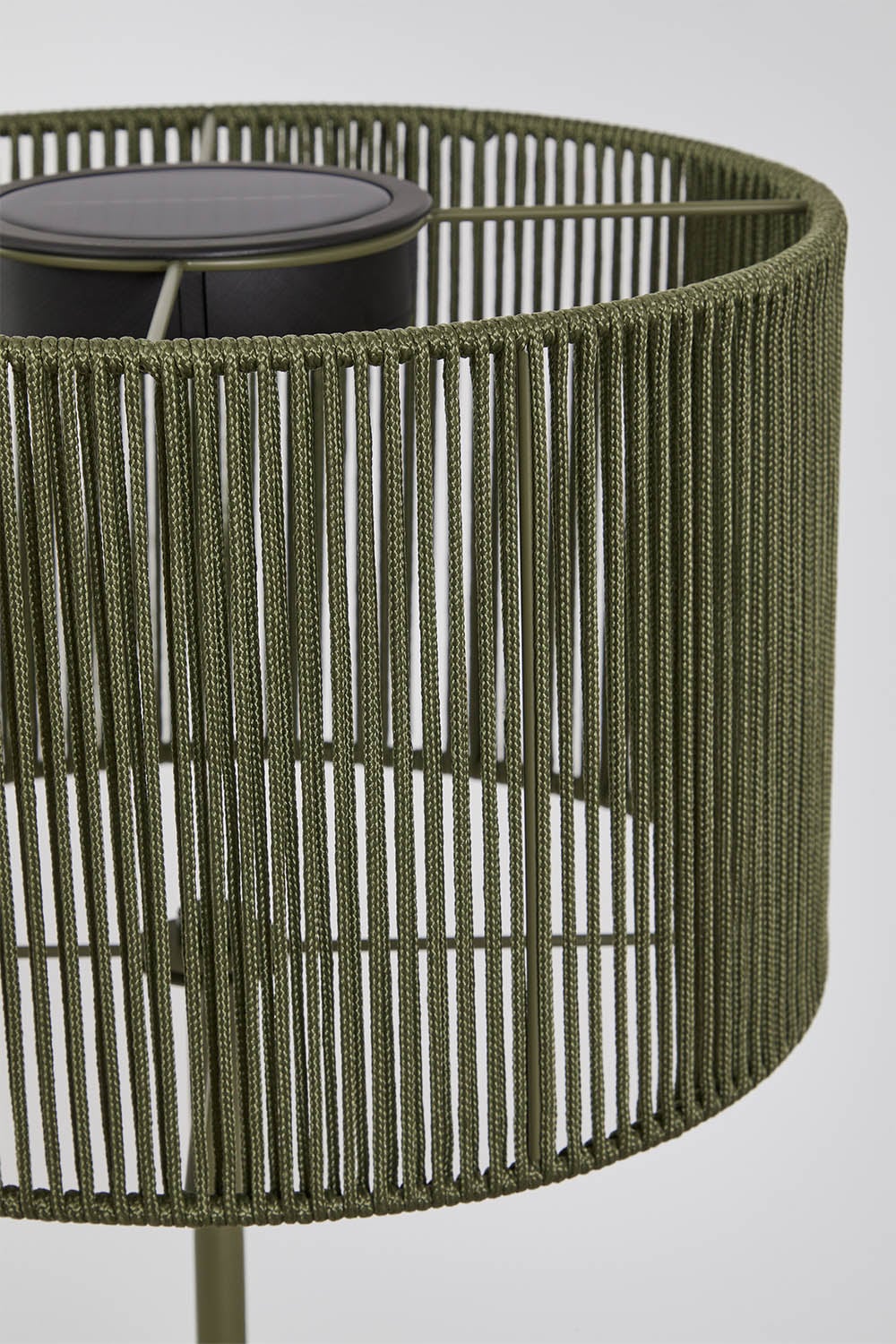 Draadloze LED-zonnevloerlamp voor buiten in ijzer en gevlochten touw Krabi, galerij beeld 4