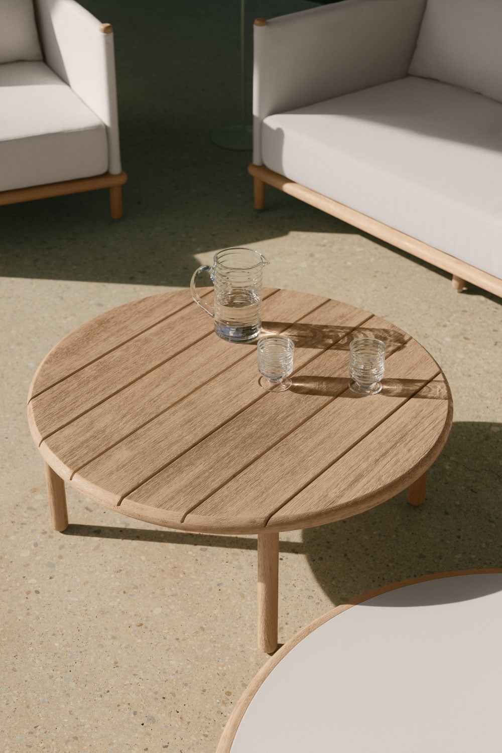 Set van 2 ronde salontafels voor de tuin van acaciahout Olivia, galerij beeld 2