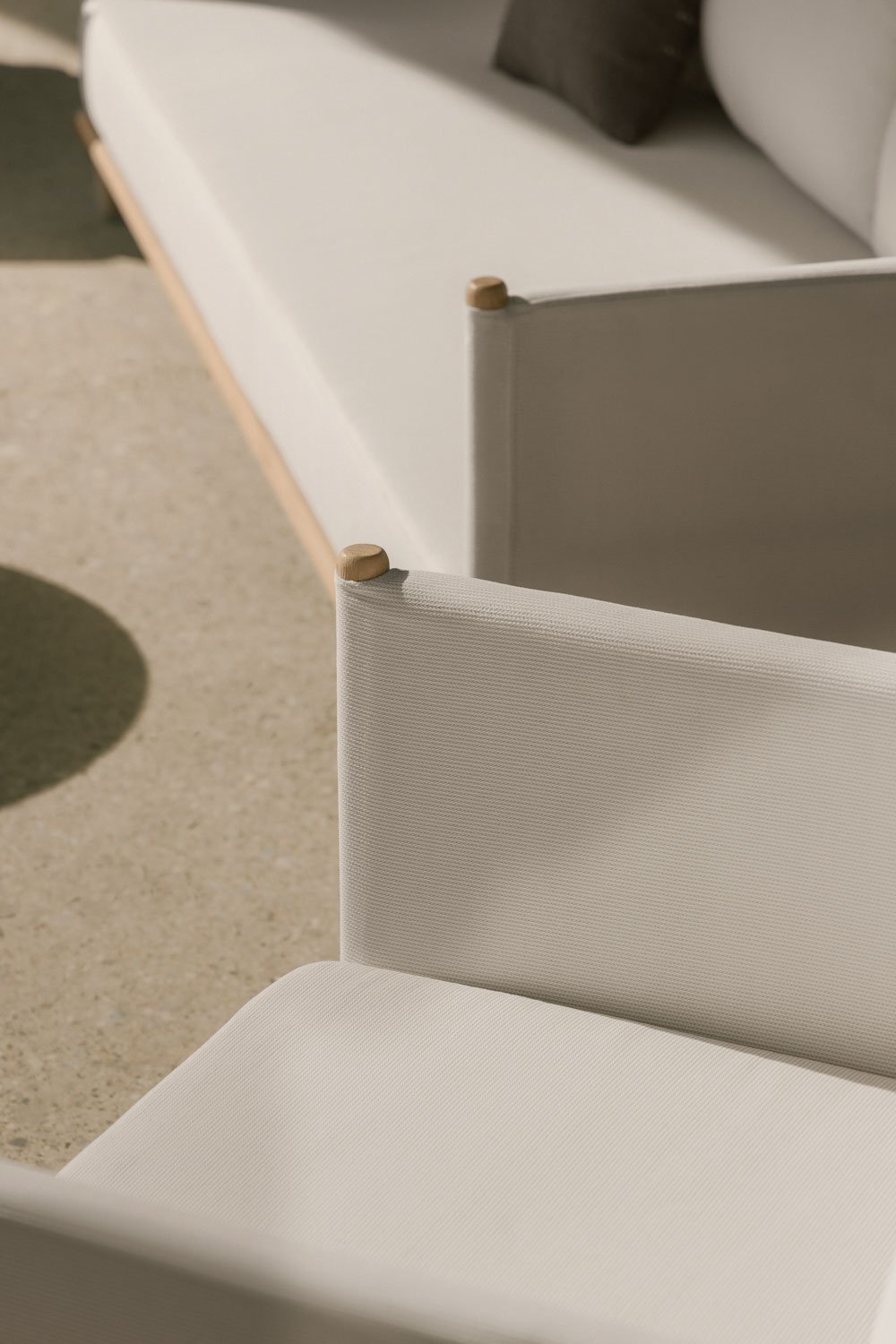 Tuinset met 3-zitsbank, 2 fauteuils en 2 ronde salontafels van acaciahout Olivia, galerij beeld 2