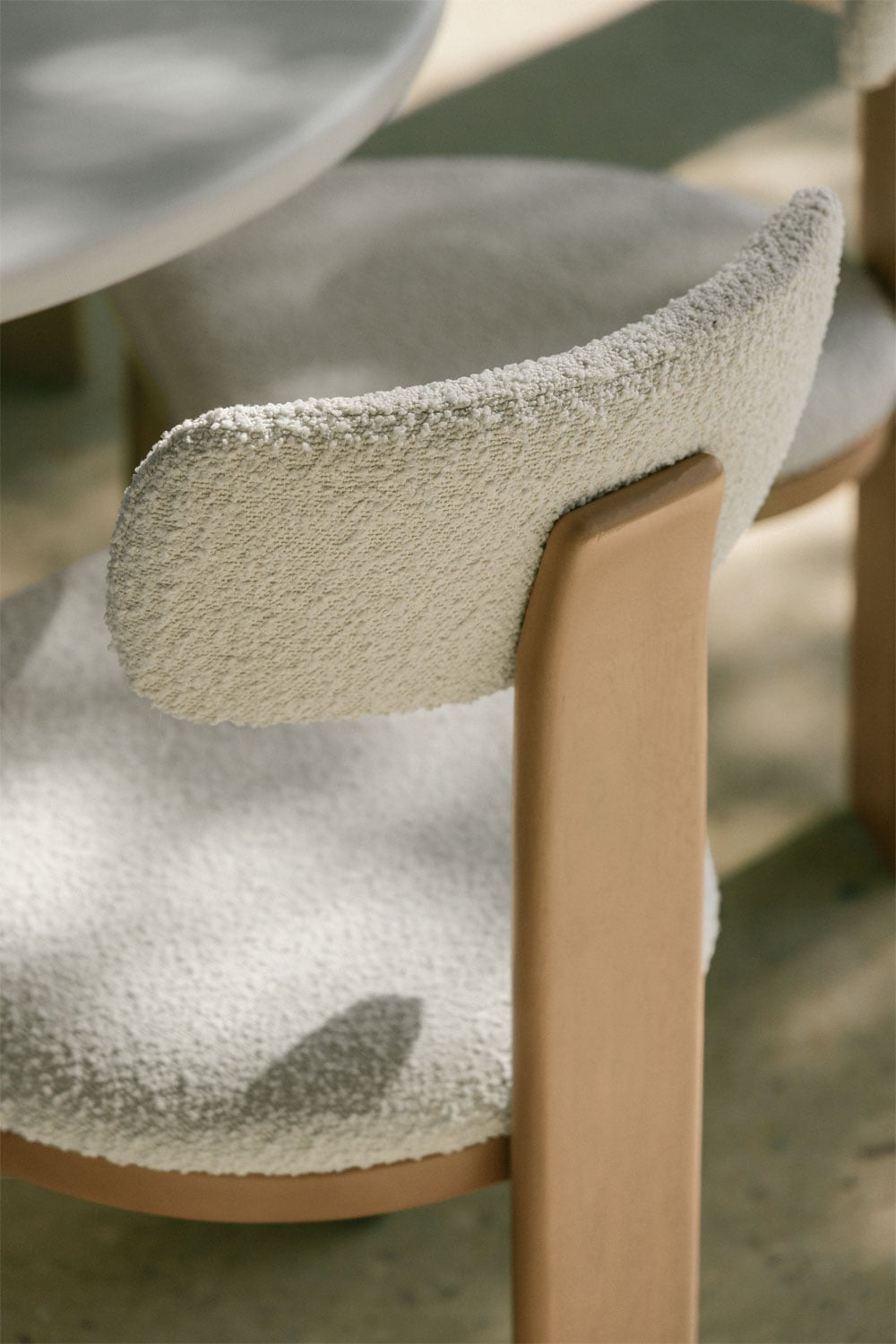 Pack van 4 tuinstoelen van acaciahout en Malta bouclé stof, galerij beeld 2