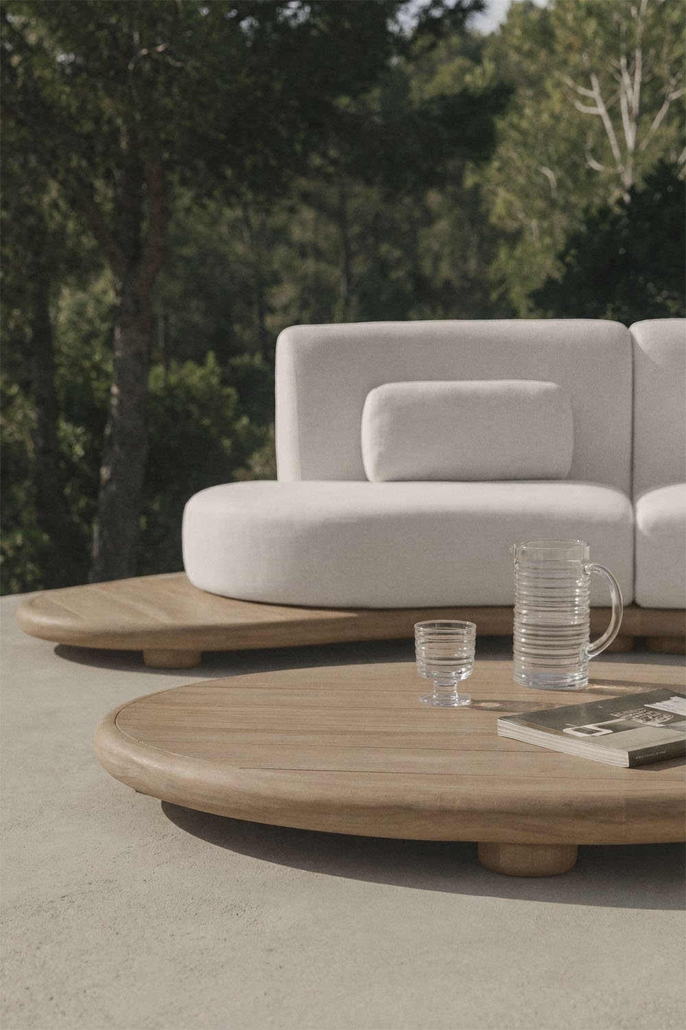 Tuinset met gebogen modulaire 5-zits bank en 2 salontafels van acaciahout Gerard, galerij beeld 2