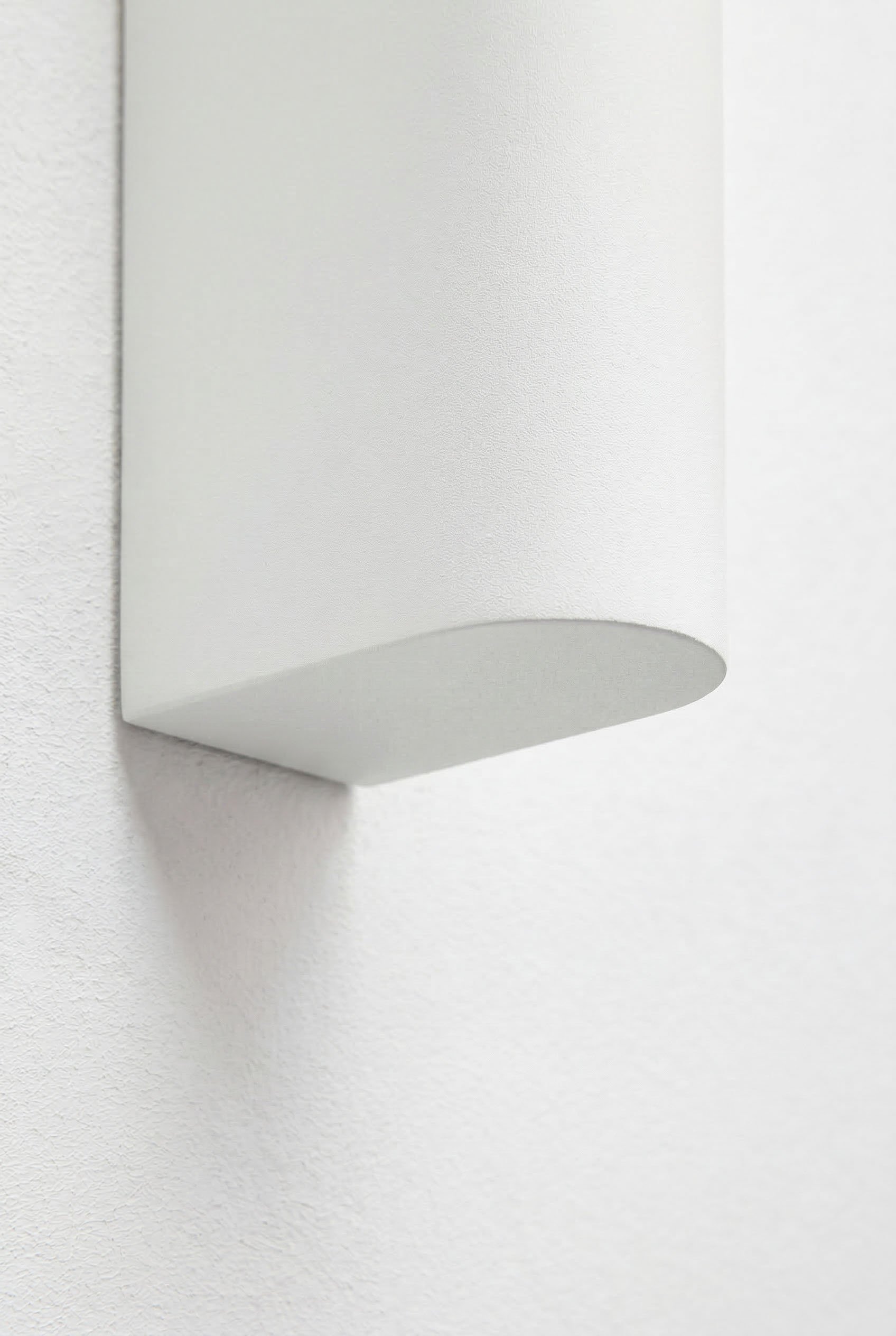 Wandlamp met glazen bol in aluminium Irvine, galerij beeld 5