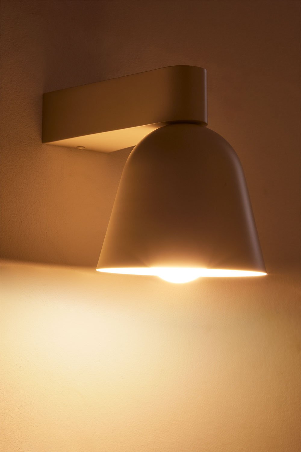 Briavel ijzeren wandlamp, galerij beeld 2