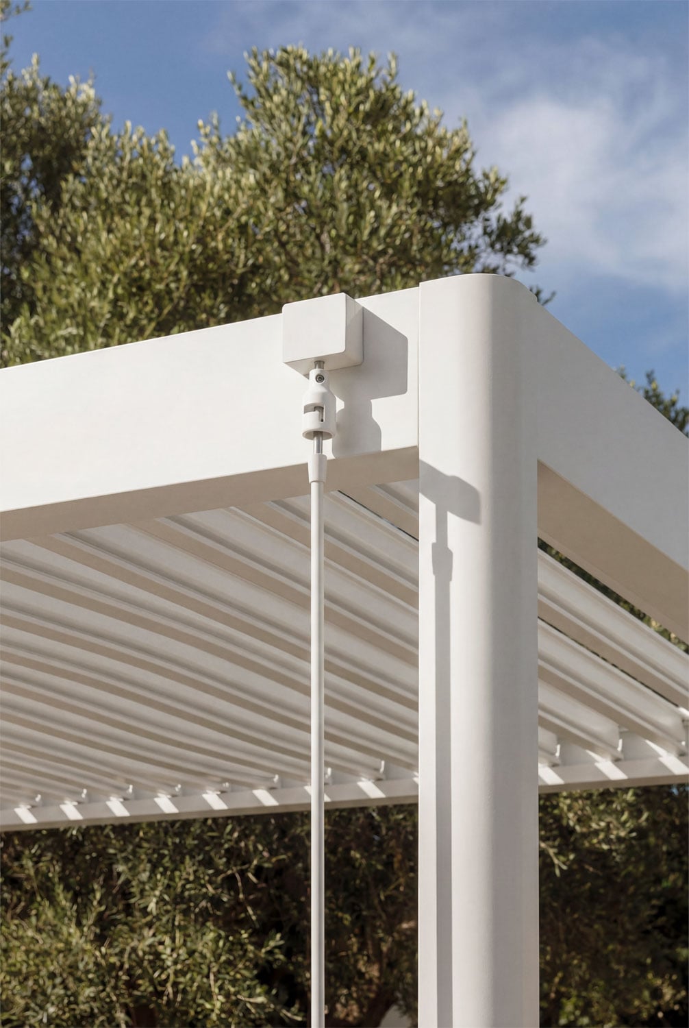 Bioclimatische aluminium pergola met Druvia lamellen, galerij beeld 2