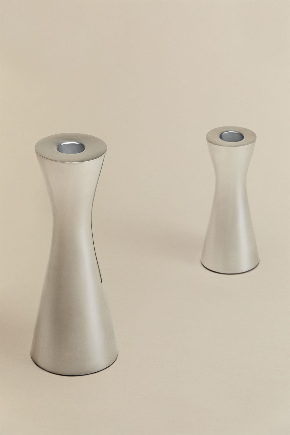 Set van 2 kandelaren van aluminium Ferb, galerij beeld 1