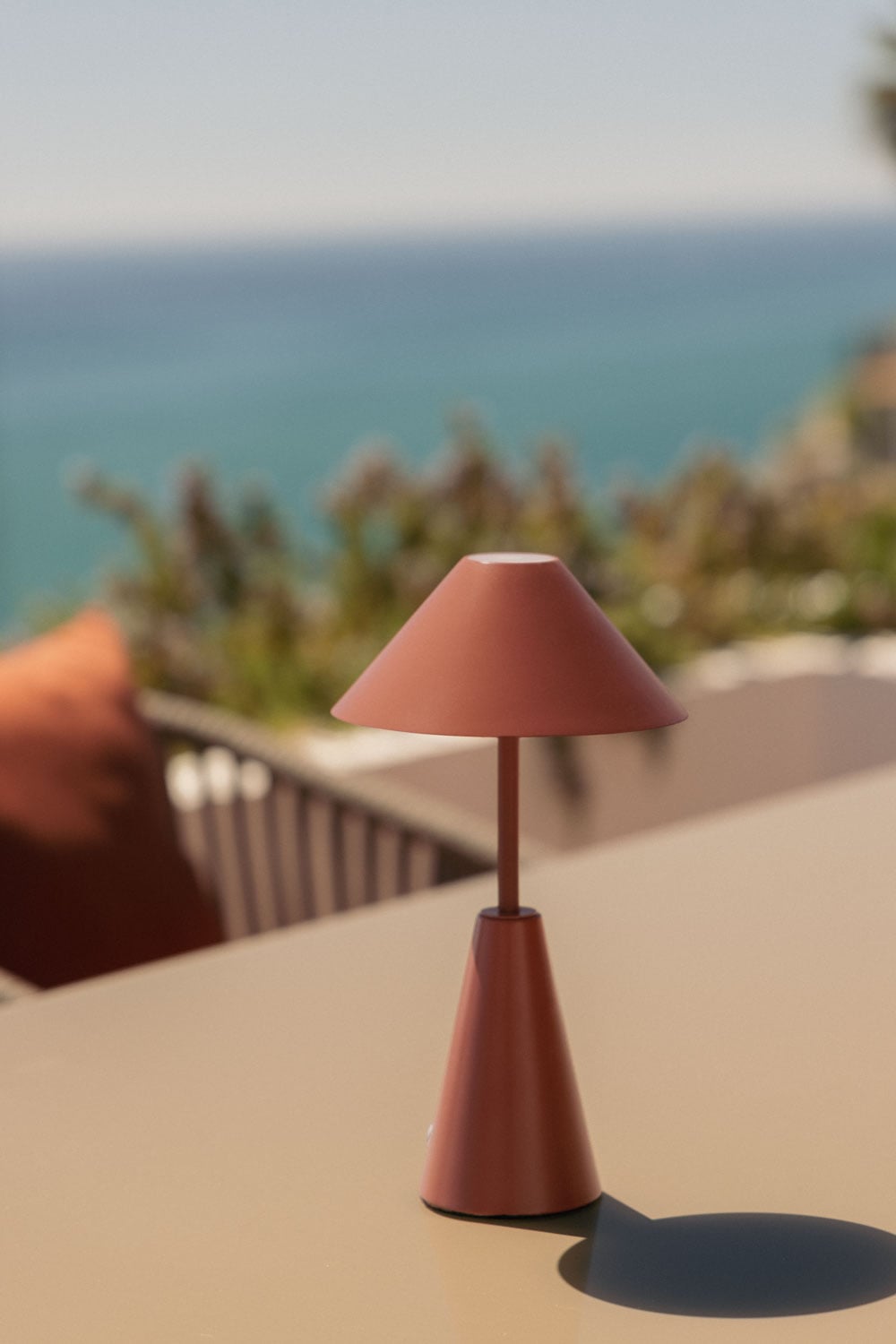 Draadloze LED-buiten tafellamp van ijzer Alexis, galerij beeld 1