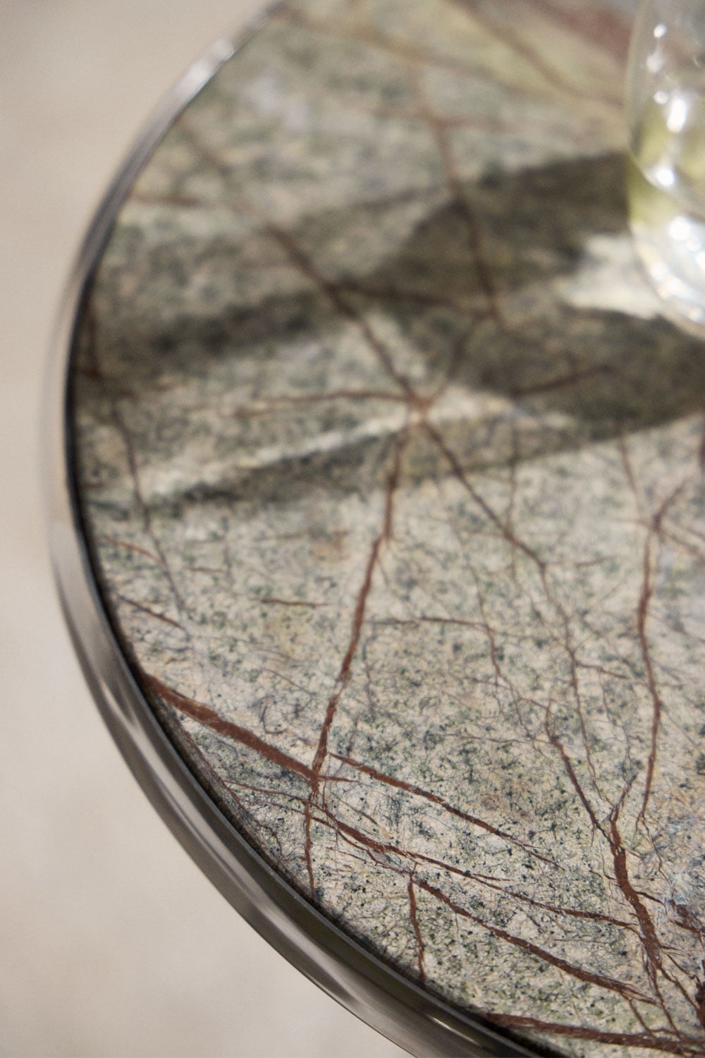 Ronde bijzettafel Ø30 cm van roestvrij staal Selmalis, galerij beeld 3
