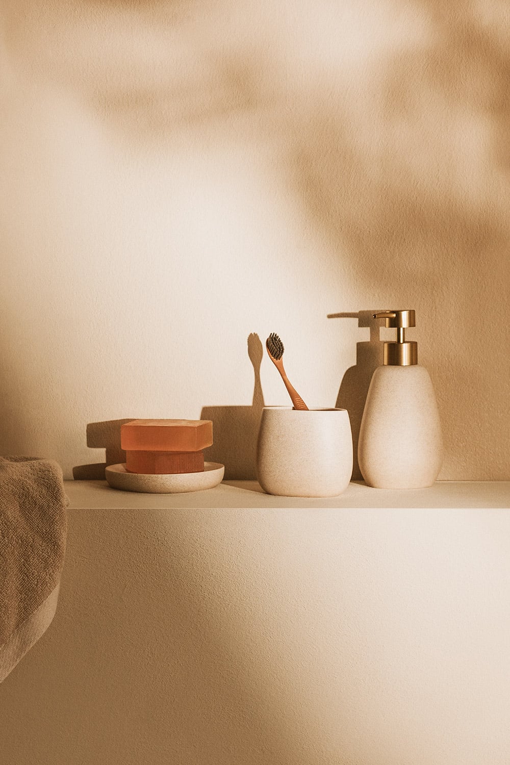 Badkameraccessoires-set van polyresin tapioca-beige Yegro, galerij beeld 1
