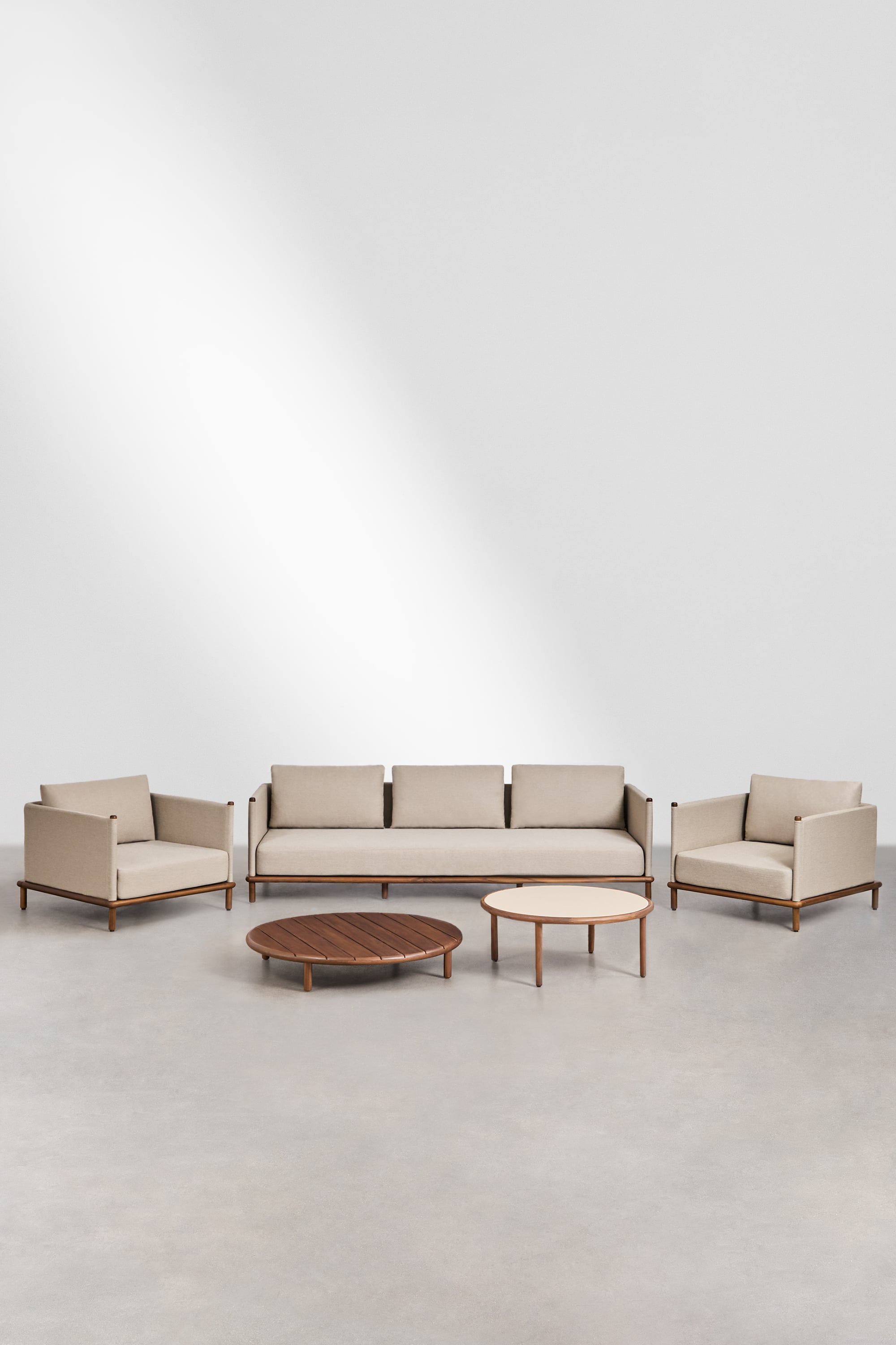 Tuinset met 3-zitsbank, 2 fauteuils en 2 ronde salontafels van acaciahout Olivia, galerij beeld 1