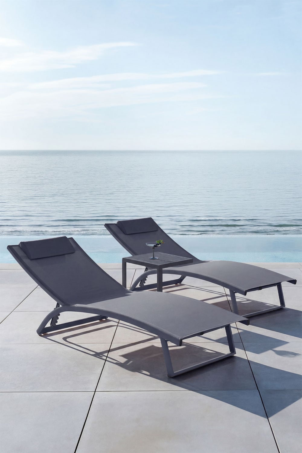 Set van 2 verstelbare aluminium ligstoelen met Dulem-kussen, galerij beeld 1