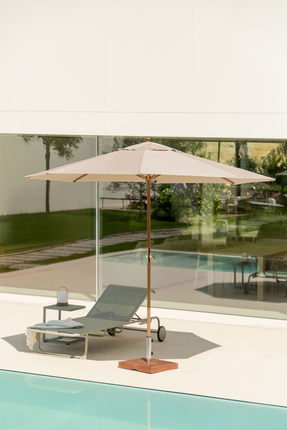 Parasol Ø290 cm van stof en hout Cretas, galerij beeld 1
