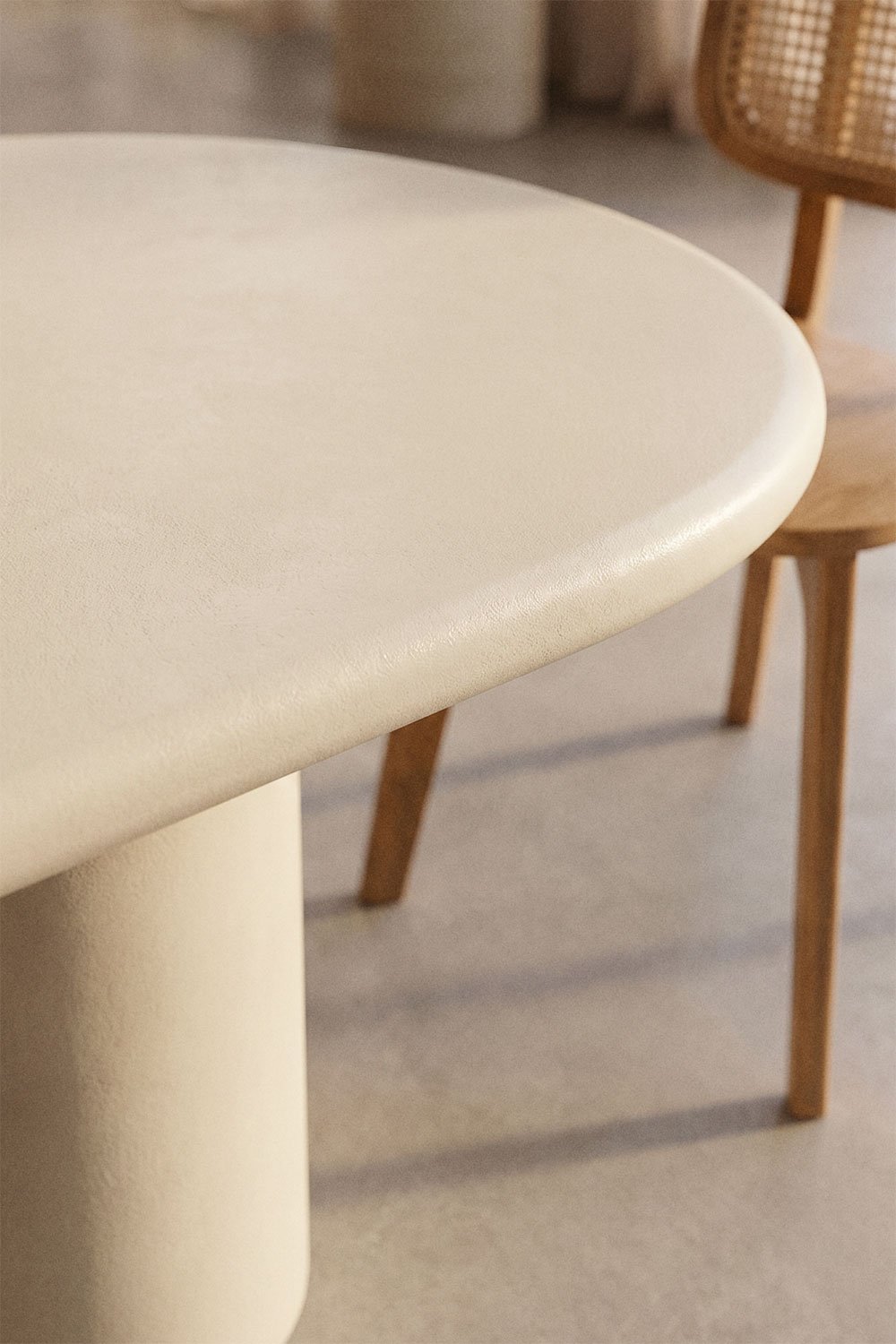 Ovale eettafel 220x100 cm in Namara cement, galerij beeld 2