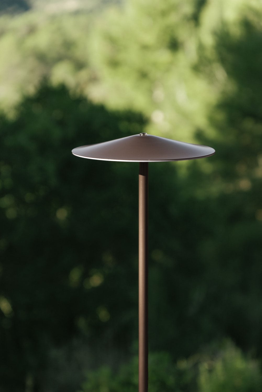 Draadloze LED-vloerlamp voor buiten van ijzer Emilein, galerij beeld 2
