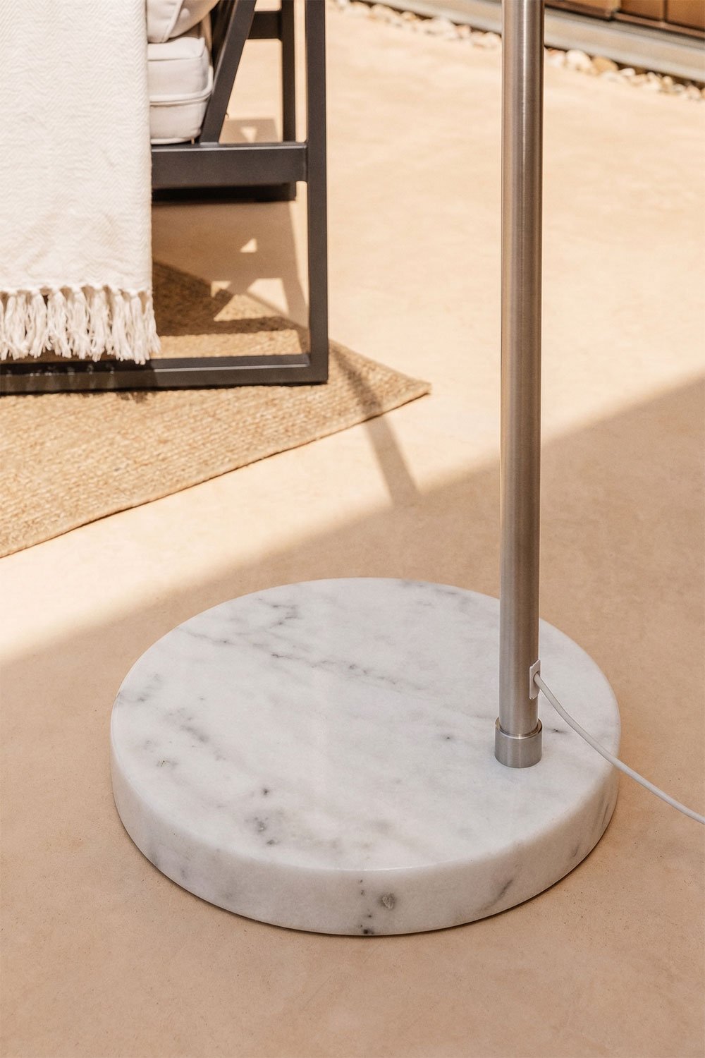 Diala ijzeren buiten vloerlamp, galerij beeld 2
