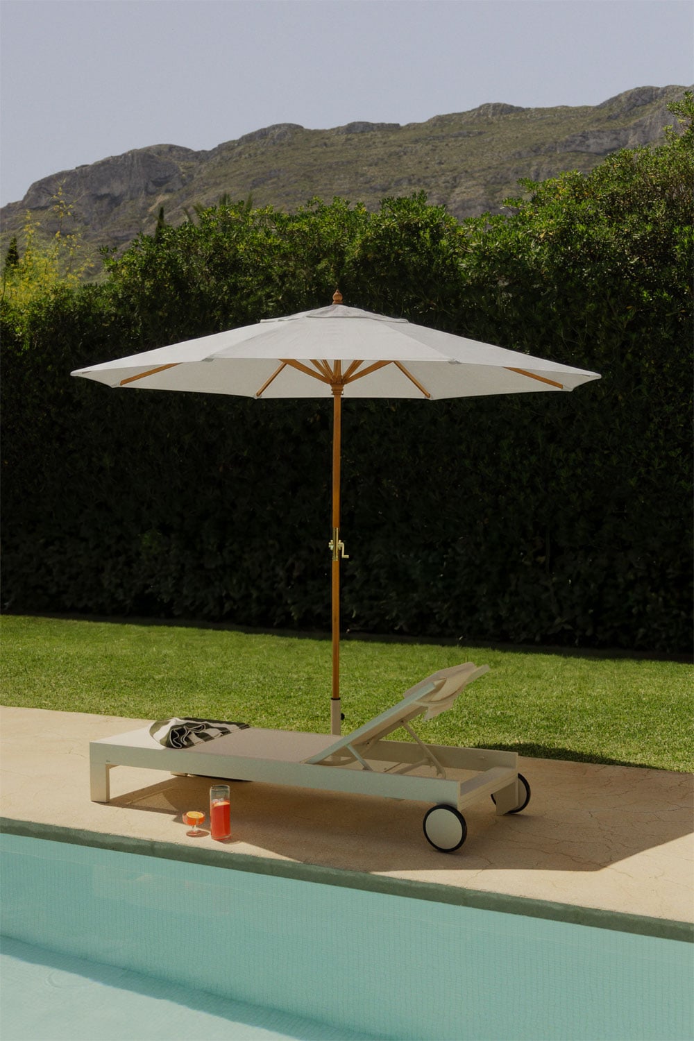 Parasol Ø290 cm van stof en hout Cretas, galerij beeld 1