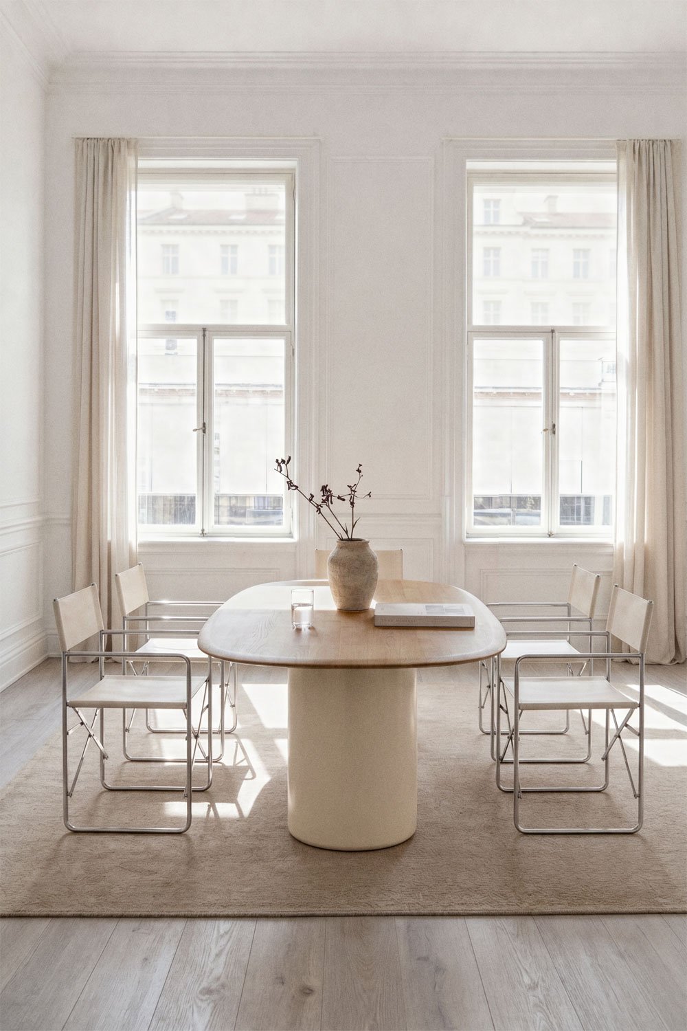 Ovalen eettafel van MDF en cement Lysander, galerij beeld 1