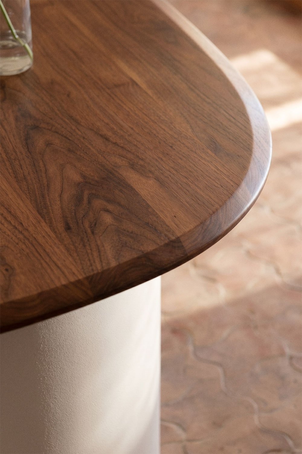 Ovalen eettafel van MDF en cement Lysander, galerij beeld 2
