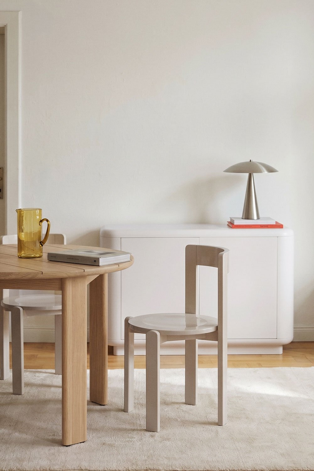 Set van 4 eikenhouten eetkamerstoelen Noreli, galerij beeld 1