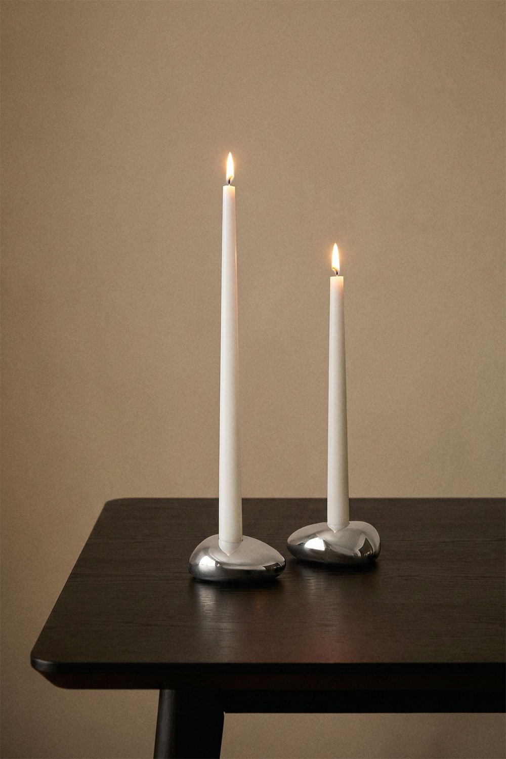 Pack van 2 aluminium kandelaren Irpinian, galerij beeld 1